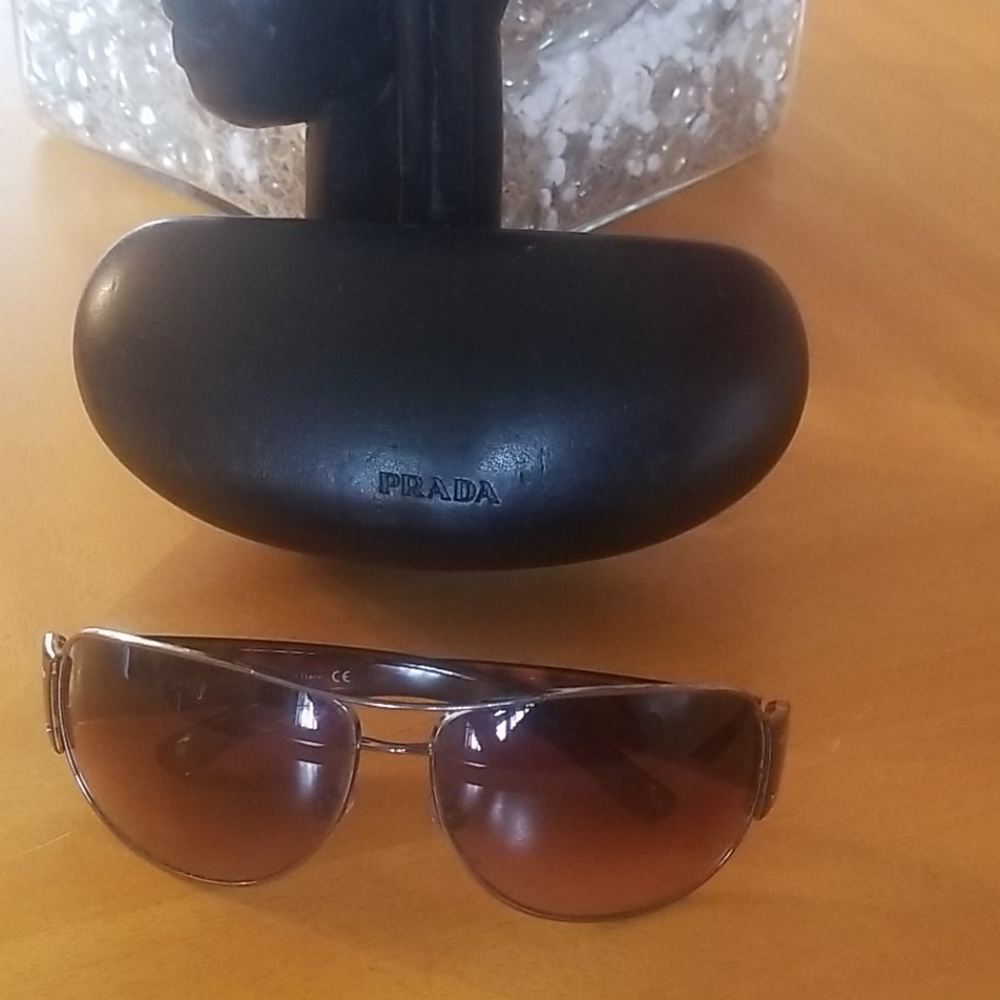 Sunglasses - Picture 4 of 4